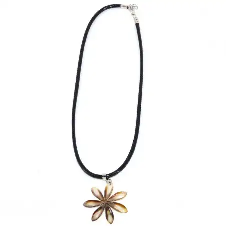 Collier fleur en nacre grise – Bijou fantaisie