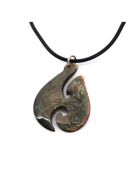 Pendentif Tribal gravé Pendentif Tribal gravé