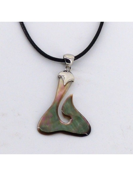 Pendentif en nacre hama