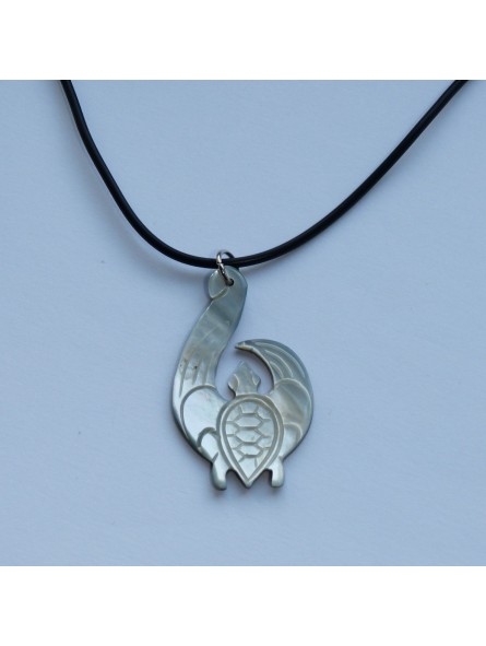 Pendentif Tribal gravé 
