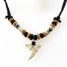 COLLIER DENT DE REQUIN noir et beige