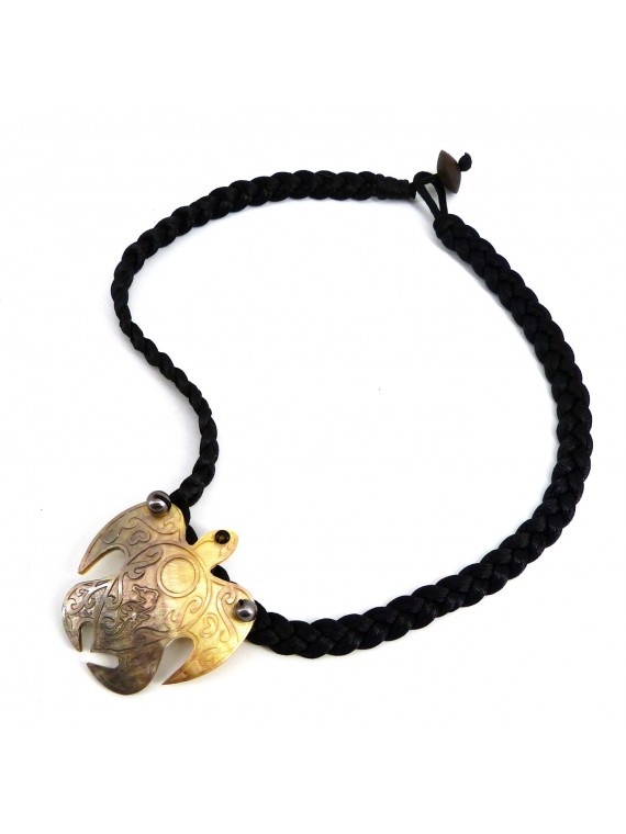 Tortue en nacre gravé