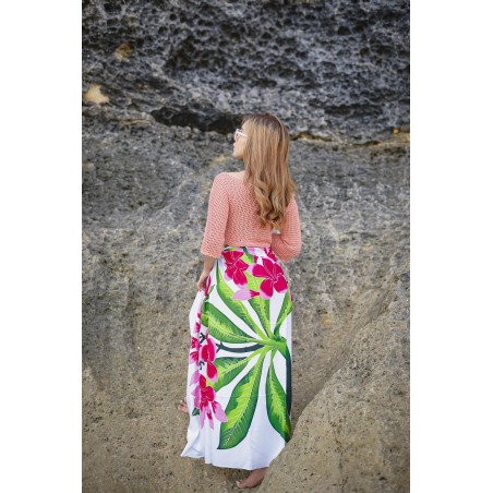 Paréo blanc frangipanes sur branche