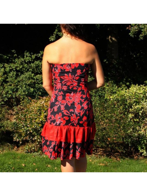 Tissu rouge et noir Tahitien à fleurs d hibiscus