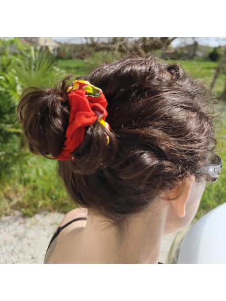 chouchou rouge fleuri