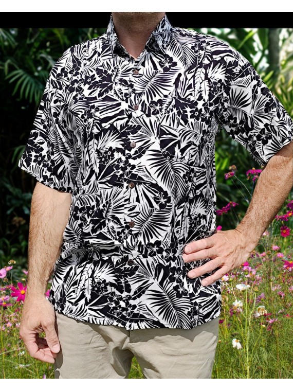 Chemise à fleurs fleurs et feuillage noir sur fond blanc