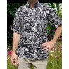 Chemise à fleurs fleurs et feuillage noir sur fond blanc