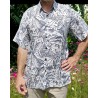 Chemise à fleurs fleurs et feuillage grise sur fond blanc