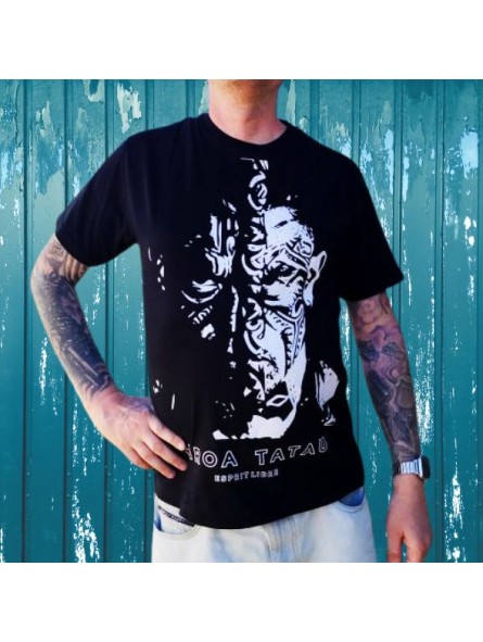 T-shirt homme couleur noir et blanc motifs tatouage aito guerrier du pacifique, très beau t-shirt noir pour homme avec tatoauge