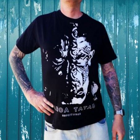 T-shirt homme couleur noir et blanc motifs tatouage aito guerrier du pacifique, très beau t-shirt noir pour homme avec tatoauge