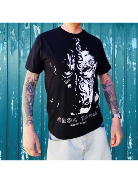 T-shirt homme couleur noir et blanc motifs tatouage aito guerrier du pacifique, très beau t-shirt noir pour homme avec tatoauge