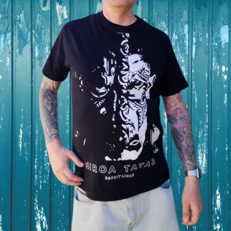 T-shirt homme couleur noir et blanc motifs tatouage aito guerrier du pacifique, très beau t-shirt noir pour homme avec tatoauge