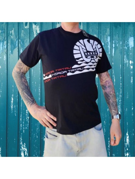 T-shirt homme couleur noir et blanc motifs tatouage drapeau tahitien, très beau t-shirt noir pour homme