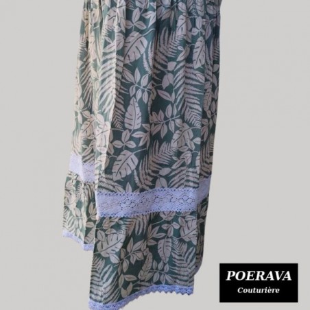 Robe tahitienne artisanale de couturière motifs feuillage  tropical vert pastel
