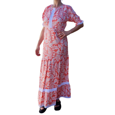 Robe tahitienne artisanale de couturière motifs feuillage  tropical rouge saumoné