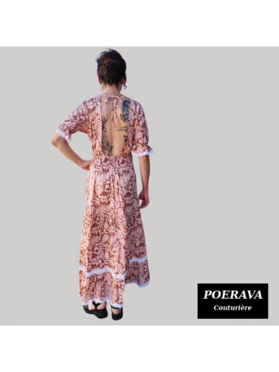 Robe tahitienne artisanale de couturière motifs feuillage  tropical marron pastel