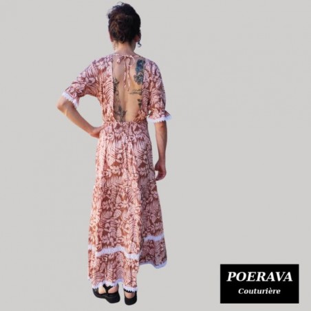 Robe tahitienne artisanale de couturière motifs feuillage  tropical marron pastel