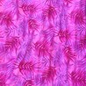 Tissu rose vif avec motifs feuillage facon pochoir
