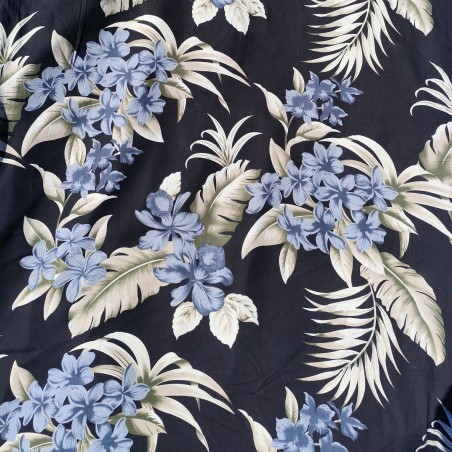 Tissi fleuri fond noir motifs fleurs de frangipane couleurs gris et argent