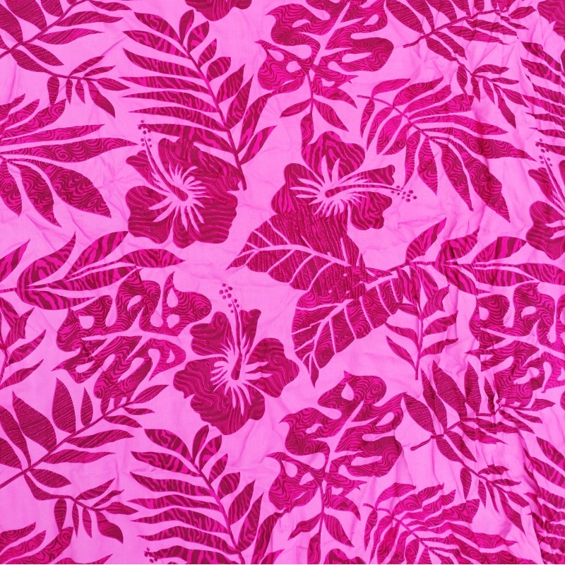 Tissu de couleur rose avec motifs hibiscus