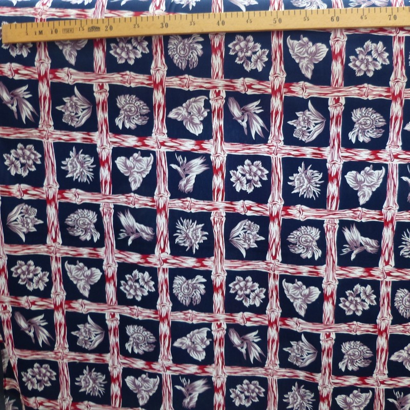 Tissu  fleuri rouge et noir hibiscus