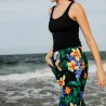 Pantalon de plage vert motif tatouage et frangipane