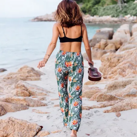Pantalon de plage blanc aux motifs fleurs oiseaux du paradis