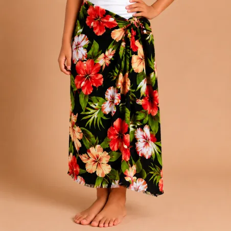Paréo noir fleuri enfant – Hibiscus rouges et fleurs tropicales