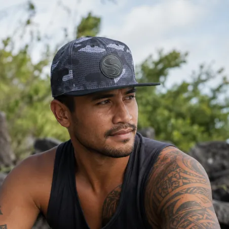 Casquette Snapback Polynésienne Noire Motif Camouflage Gris | Style Tahiti