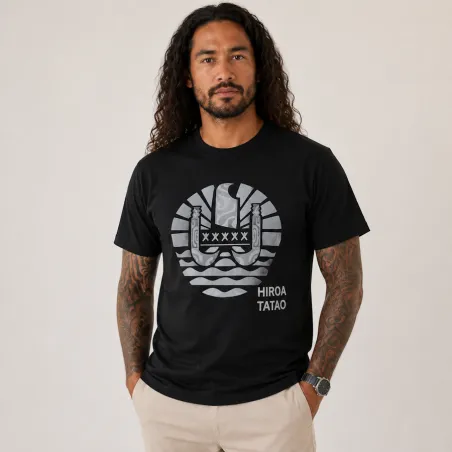 T-shirt homme couleur noir et blanc motifs tatoauge drapeau polynesien, très beau t-shirt noir pour homme avec tatoauge de la ma