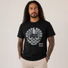 T-shirt homme couleur noir et blanc motifs tatoauge drapeau polynesien, très beau t-shirt noir pour homme avec tatoauge de la ma