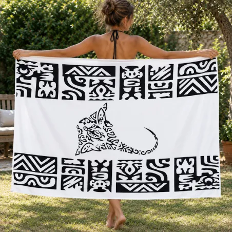 Paréo polynésien blanc à motifs tatouage et raie manta