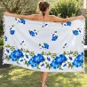 Paréo polynésien blanc à fleurs d’hibiscus bleues – 165 × 110 cm