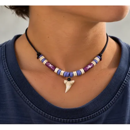 Collier polynésien homme  violet à  dents de requin