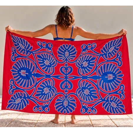 Paréo polynésien rouge et bleu – Motifs feuilles d’uru