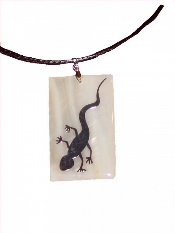 Collier/pendentif homme nacre et feuille d'argent gecko