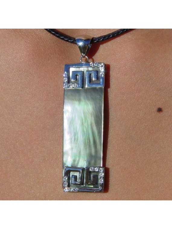 Collier/pendentif  en Nacre Timi