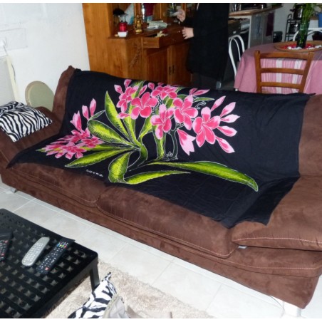 Paréos frangipanes sur branche