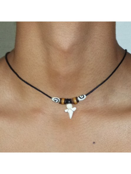 COLLIER DENT DE REQUIN