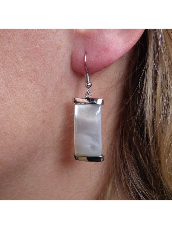 Boucle  d'oreille en Nacre blanche