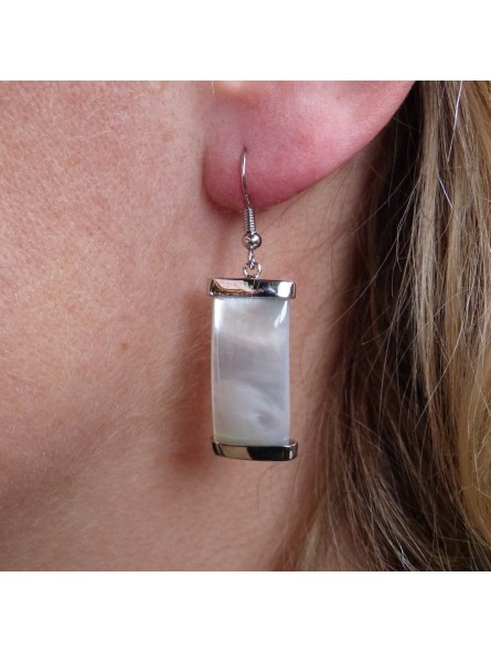 Boucle  d'oreille en Nacre blanche