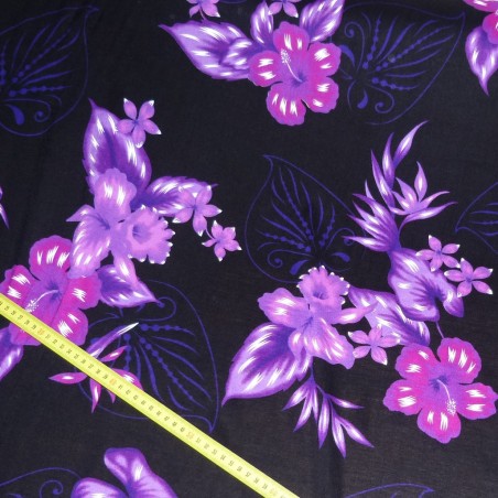 Tissu noir fleurs violettes bouquet, hibiscus tropical