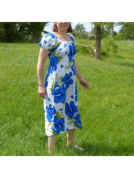 Robe d'été blanche avec manche