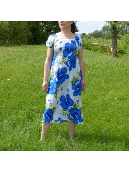 Robe d'été blanche avec manche